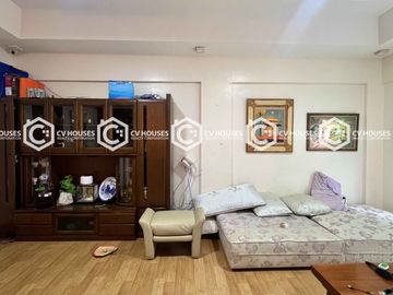 Corner Beauty: The Best Seat on the Block 5 Bedrooms House & Lot for Sale