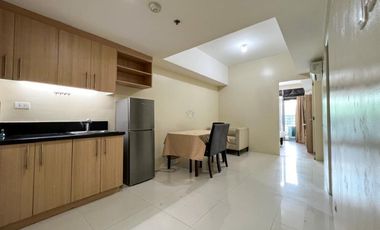 NICE 1 BEDROOM UNIT WITH BALCONY AT SALCEDO SQUARE MAKATI