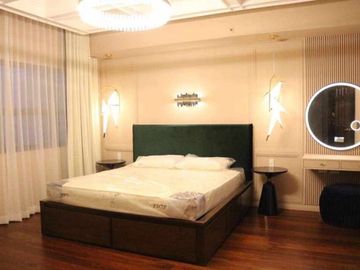 Luxurious Penthouse 3-Bedroom Condominium in Avalon, Cebu Business Park-Ayala