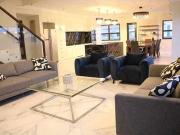 Luxurious Penthouse 3-Bedroom Condominium in Avalon, Cebu Business Park-Ayala
