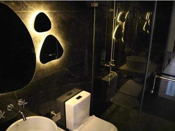 Luxurious Penthouse 3-Bedroom Condominium in Avalon, Cebu Business Park-Ayala