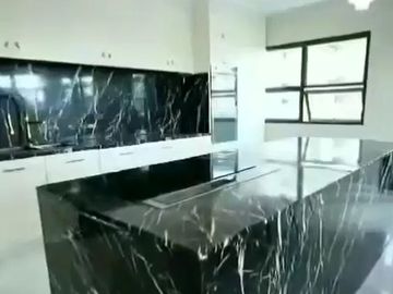 Luxurious Penthouse 3-Bedroom Condominium in Avalon, Cebu Business Park-Ayala