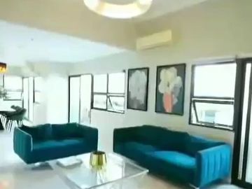 Luxurious Penthouse 3-Bedroom Condominium in Avalon, Cebu Business Park-Ayala