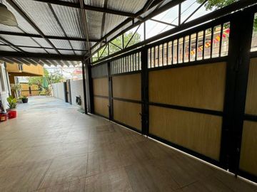 FOR SALE Modern Tropical House in Meadowood Bacoor, Cavite