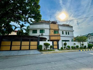 FOR SALE Modern Tropical House in Meadowood Bacoor, Cavite
