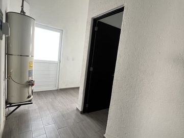 CASA EN VENTA EN JURIQUILLA  SOBRE CALLE, UNA GRAN OPORTUNIDAD DE INVERSION