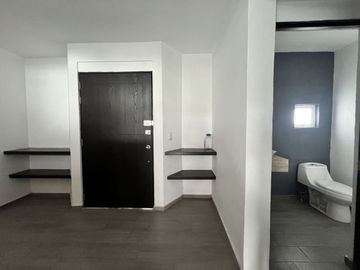 CASA EN VENTA EN JURIQUILLA  SOBRE CALLE, UNA GRAN OPORTUNIDAD DE INVERSION