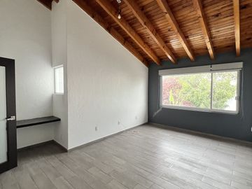 CASA EN VENTA EN JURIQUILLA  SOBRE CALLE, UNA GRAN OPORTUNIDAD DE INVERSION
