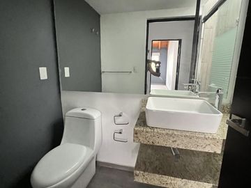CASA EN VENTA EN JURIQUILLA  SOBRE CALLE, UNA GRAN OPORTUNIDAD DE INVERSION