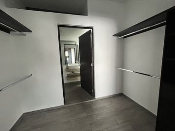 CASA EN VENTA EN JURIQUILLA  SOBRE CALLE, UNA GRAN OPORTUNIDAD DE INVERSION