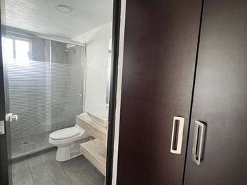 CASA EN VENTA EN JURIQUILLA  SOBRE CALLE, UNA GRAN OPORTUNIDAD DE INVERSION