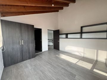 CASA EN VENTA EN JURIQUILLA  SOBRE CALLE, UNA GRAN OPORTUNIDAD DE INVERSION