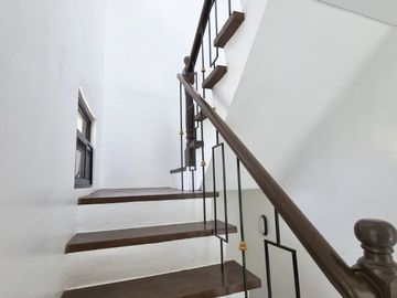 3BR House for SALE in Tagaytay Fontaine Villas Cavite
