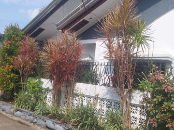 HOUSE and LOT for SALE  Villa Adelina 3 Pila Laguna