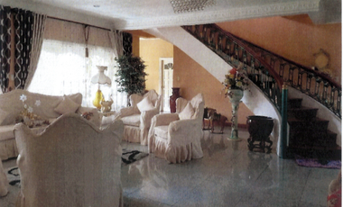 For Sale: Spacious 7BR Furnished House w/ 3-Car Garage & Garden in Blue Ridge QC