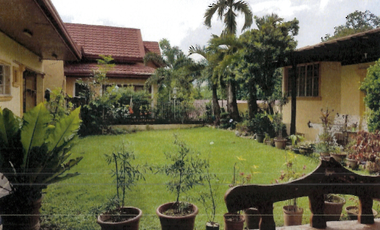 For Sale: Spacious 7BR Furnished House w/ 3-Car Garage & Garden in Blue Ridge QC