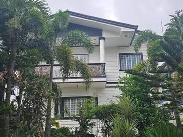 House and Lot for SALE at Villa Mendez in TAGAYTAY! 420 sqm Lot at 12M neg