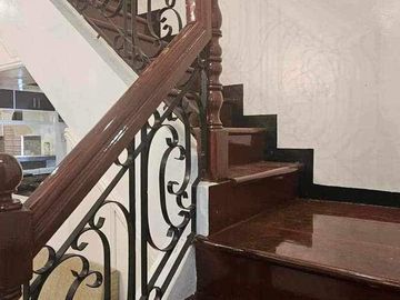 House and Lot for SALE at Villa Mendez in TAGAYTAY! 420 sqm Lot at 12M neg