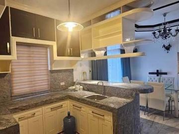 House and Lot for SALE at Villa Mendez in TAGAYTAY! 420 sqm Lot at 12M neg