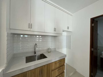Move In Ready! Modern Townhouse with Garage in Amparo Subdivision -Keziah