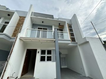 Move In Ready! Modern Townhouse with Garage in Amparo Subdivision -Keziah