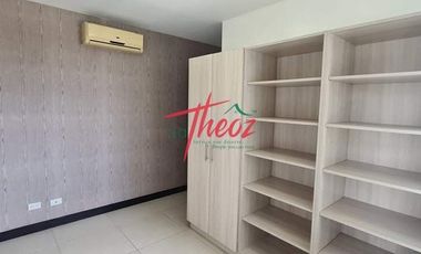 2 Bedroom w/ Parking at The Residences @ Greenbelt Makati For Sale