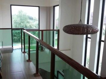 House & Lot in Palm Crest Tagaytay for SALE! 240 sqm at 18M