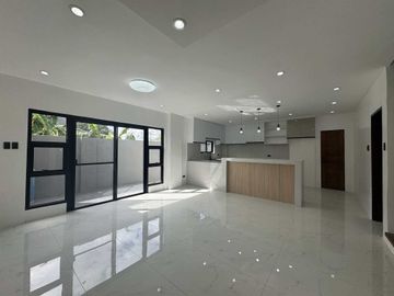 Great Value for an Elegant 200+ sqm Home in Colinas Verdes Bulacan -Keziah