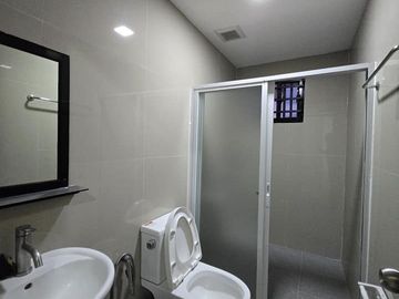 Well Maintained Contemporary Two-Storey 5BR House For Sale in Angeles City