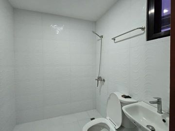 Well Maintained Contemporary Two-Storey 5BR House For Sale in Angeles City