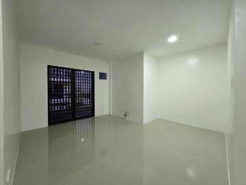 Well Maintained Contemporary Two-Storey 5BR House For Sale in Angeles City