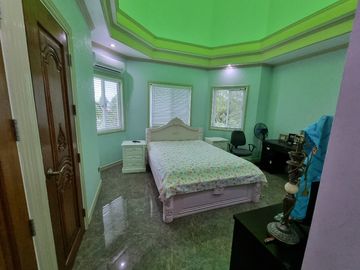 5-Bedroom Astonishing 2-Storey House With Basement In Metro Tagaytay