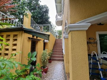 5-Bedroom Astonishing 2-Storey House With Basement In Metro Tagaytay
