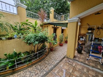 5-Bedroom Astonishing 2-Storey House With Basement In Metro Tagaytay
