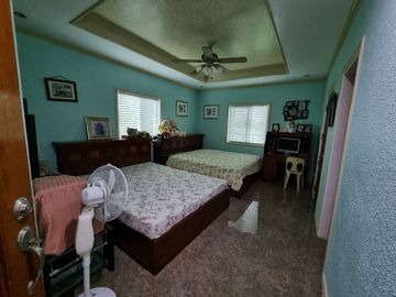 5-Bedroom Astonishing 2-Storey House With Basement In Metro Tagaytay