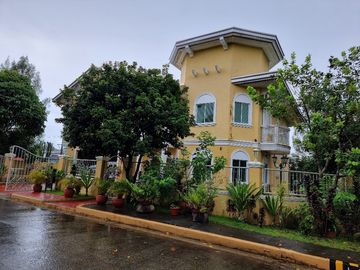 5-Bedroom Astonishing 2-Storey House With Basement In Metro Tagaytay