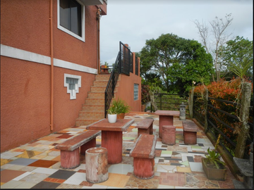 Tagaytay City Big House For Sale 1,000 sqm