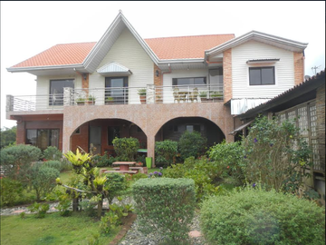 Tagaytay City Big House For Sale 1,000 sqm