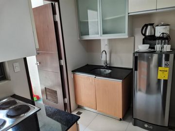 RFO Fully Furnished 2BR w/ Balcony FOR SALE at Greenbelt Hamilton Legazpi Makati