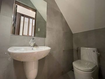 Don Antonio Heights QC Townhouse – 4BR, 5 T&B, 2-Car Garage | ₱23.8M - Gio