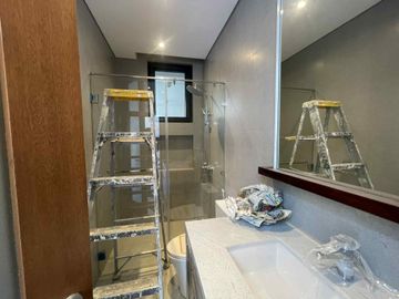 Exclusive QC Estate: 5BR, Pool, Rooftop, Elevator – All Yours at P78M - Gio