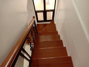 For Sale: 2-Storey House in Greenview Executive Village, Fairview QC – Gio