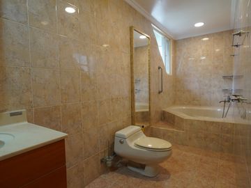 Ready For Occupancy House For Sale in Tagaytay City.