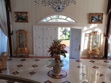 3-Storey 5BR House in Ayala Alabang Muntinlupa for Sale