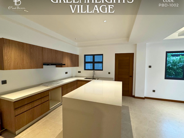For Sale 4 Bedrooms Greenheights Village House at Parañaque City