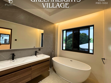 For Sale 4 Bedrooms Greenheights Village House at Parañaque City
