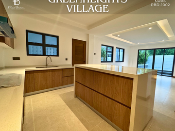 For Sale 4 Bedrooms Greenheights Village House at Parañaque City