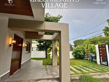 For Sale 4 Bedrooms Greenheights Village House at Parañaque City