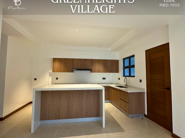 For Sale 4 Bedrooms Greenheights Village House at Parañaque City