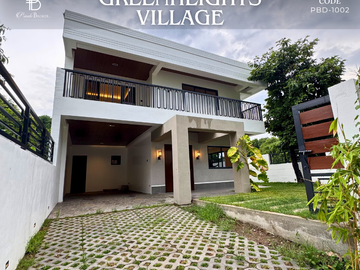 For Sale 4 Bedrooms Greenheights Village House at Parañaque City